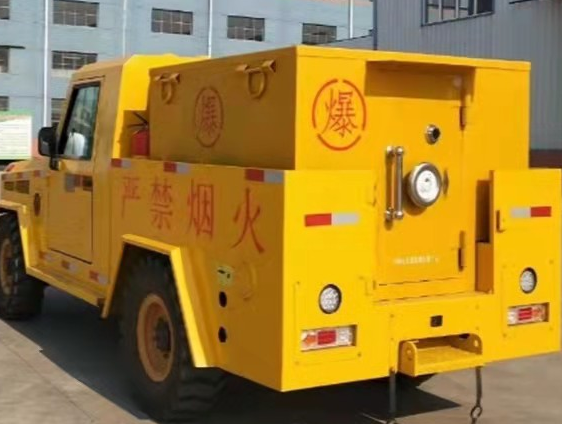 临高凯龙爆破器材运输车：保障爆破任务的安全运行